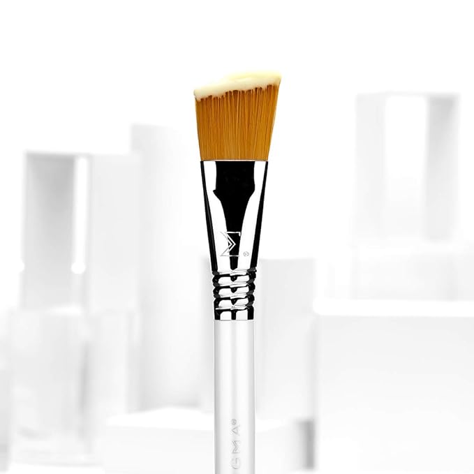 Sigma Beauty S05 Moisturizer Skincare Brush – Skincare Tool for Applying Skincare Products to Face and Skin, Face Moisturizer Brush for Creams and Lotions (1 Pc)
