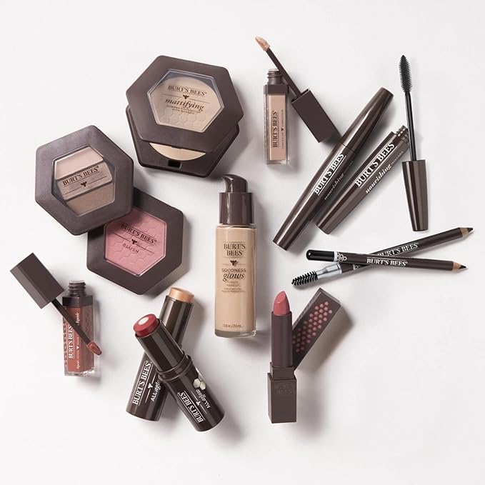 Burt's Bees Goodness Glows Liquid Makeup, Pecan - 1.0 Ounce