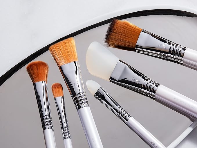 Sigma Beauty S01 Clay/Mud Mask Skincare Brush – Silicone Skincare Tool for Applying Skincare Products to Face and Skin, Face Mask Brush Applicator for Mud and Clay Masks (1 Pc)